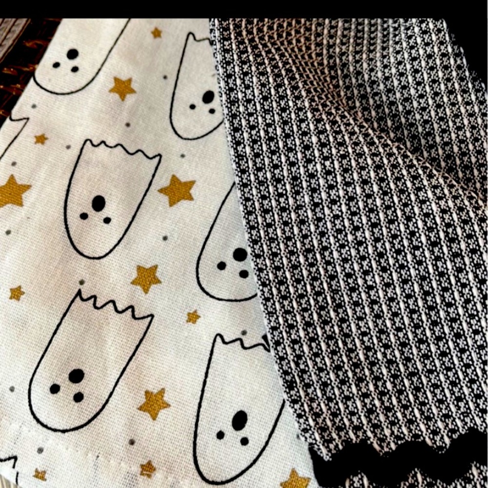 NWT Trio of Ghost Kitchen Towels